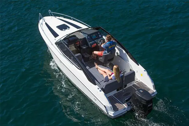 Parker 630 Day Cruiser – Bild 1
