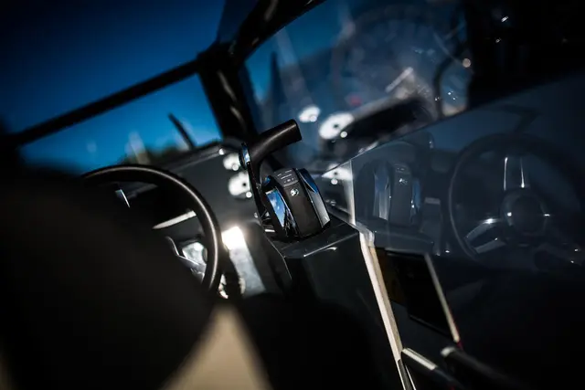 Parker 690 Day Cruiser – Bild 10