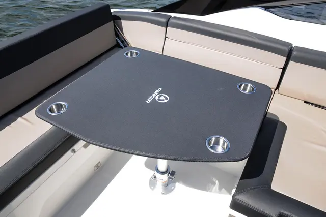 Parker 690 Day Cruiser – Bild 12