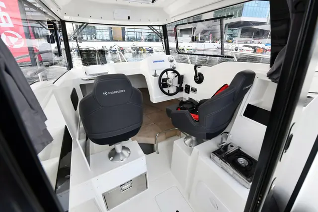 Parker 700 Pilothouse – Bild 7
