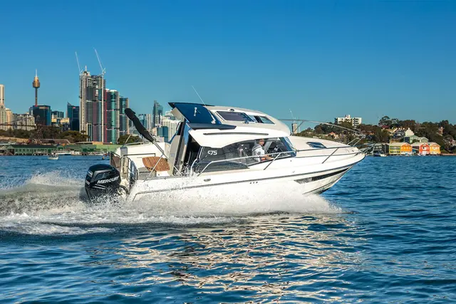 Parker 750 Cabin Cruiser – Bild 2