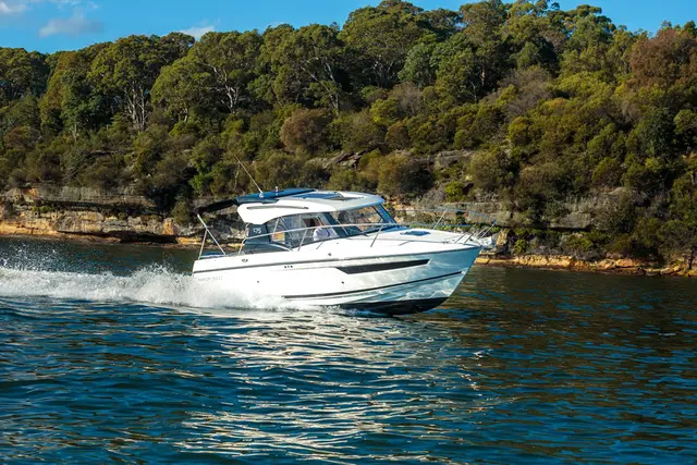 Parker 750 Cabin Cruiser – Bild 3