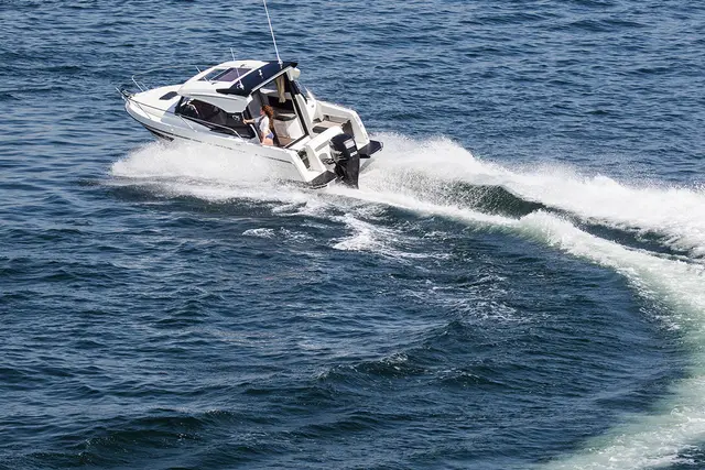 Parker 750 Cabin Cruiser – Bild 1