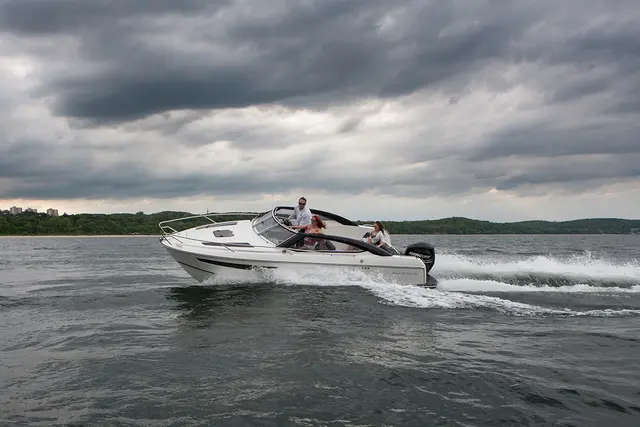 Parker 750 Day Cruiser – Bild 4