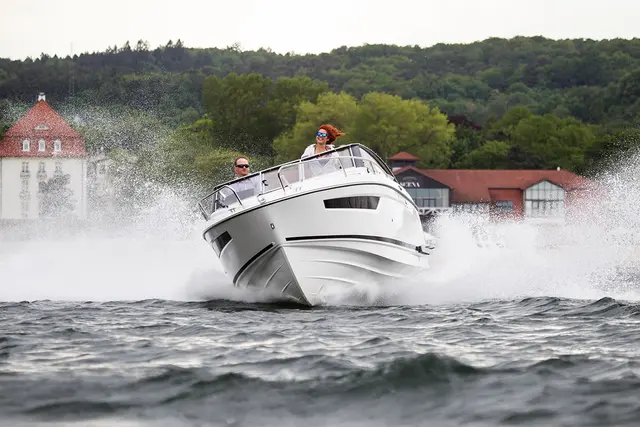 Parker 750 Day Cruiser – Bild 7
