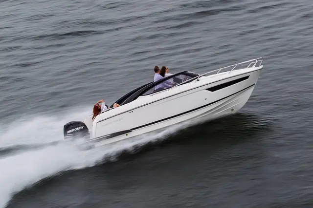 Parker 750 Day Cruiser – Bild 9