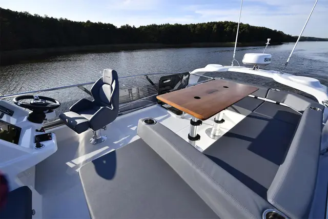 Parker Monaco 110 Flybridge – Bild 10