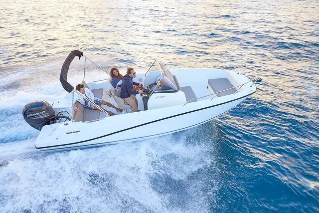 Quicksilver Activ 675 Open – Bild 1