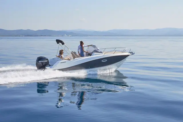 Quicksilver Activ 675 Sundeck – Bild 1