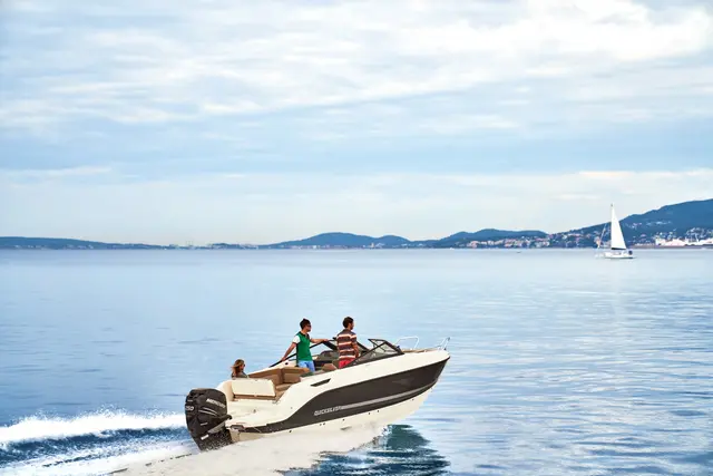 Quicksilver Activ 755 Bowrider – Bild 4