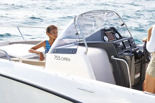 Quicksilver Activ 755 Open – Bild 1